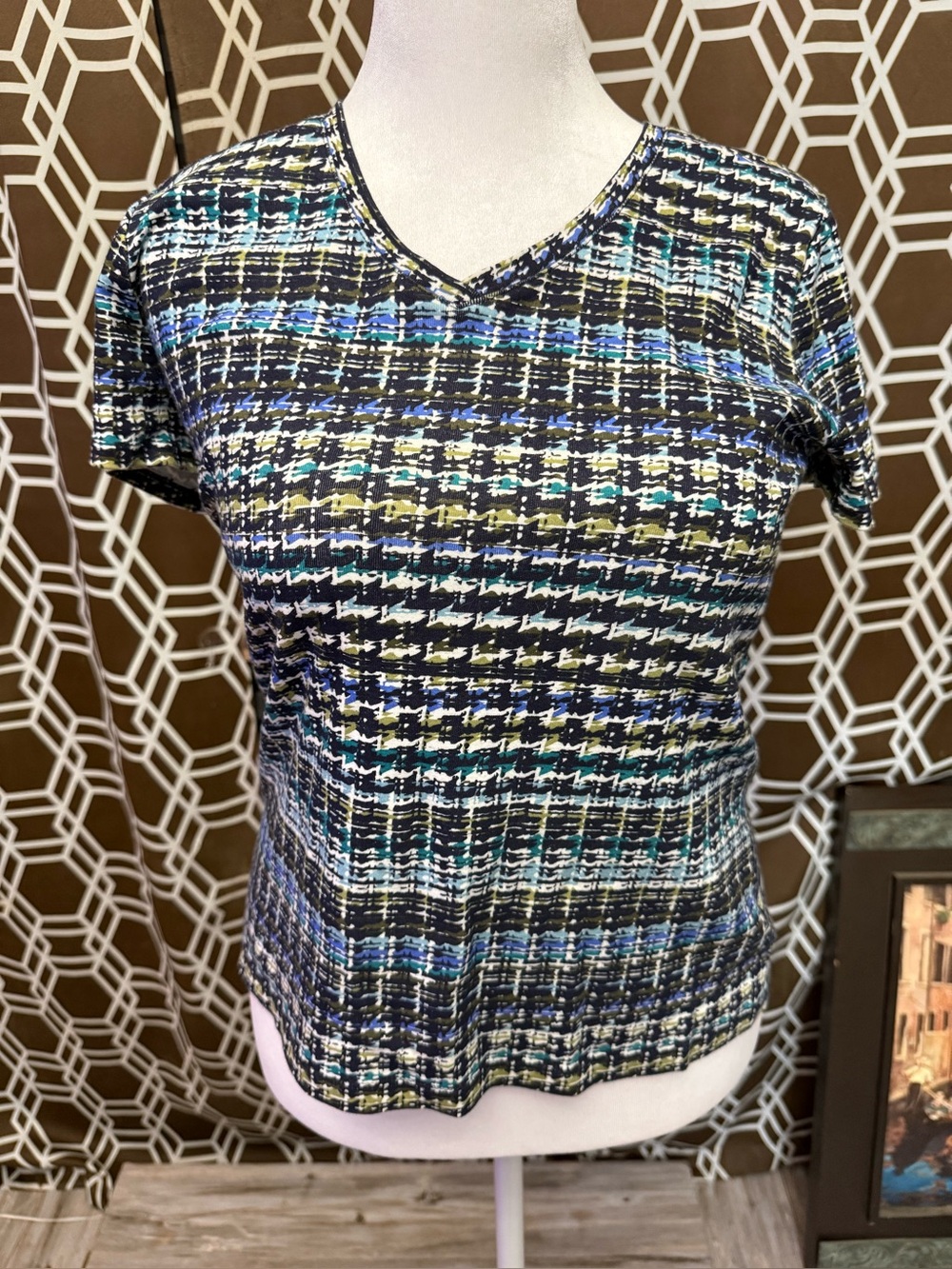 Croft & Barrow Classic Tee T-Shirt Women’s PM Petite Geometric V-Neck Cotton